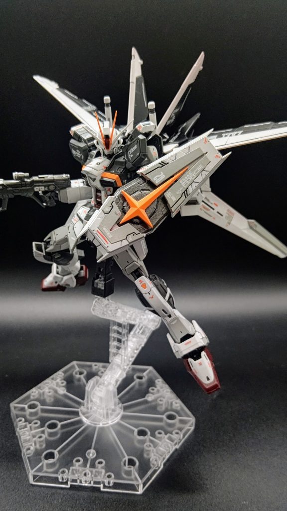 盾を展開するお決まりのポーズを撮りたかったんですが、可動域は十分なんですが私が下手で無理でした笑うちのインパルスはこのポーズで展開するんです!!