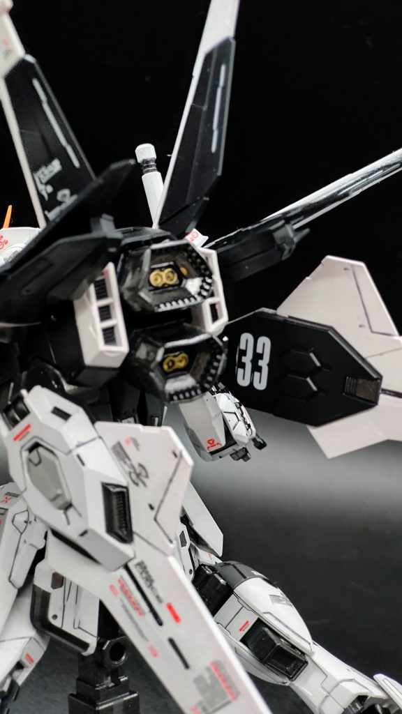 33歳の記念に作ったので羽裏には『33』をバーニアの金がはみ出てますね個性です