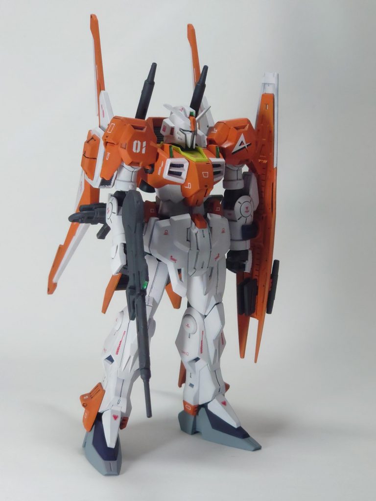 制作は、エアブラシ塗装・一部缶スプレー塗装・筆塗り・マスキング塗り分け・合わせ目消し・スミ入れ・水転写デカール・つや消し、といった感じです。