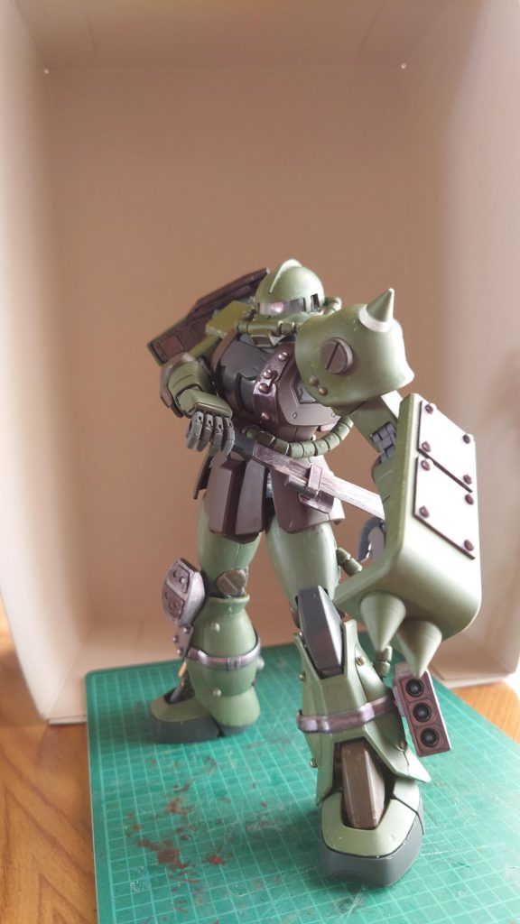 付属のヒートホークが思ったより小さく感じたので、マシェットをプラ板で自作