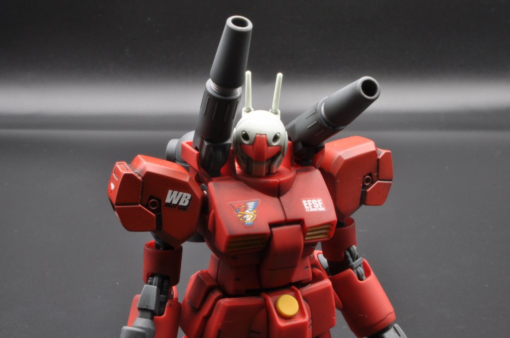 スレッガーさんのエンブレムが1/100サイズなのでちょっとでかいｗ