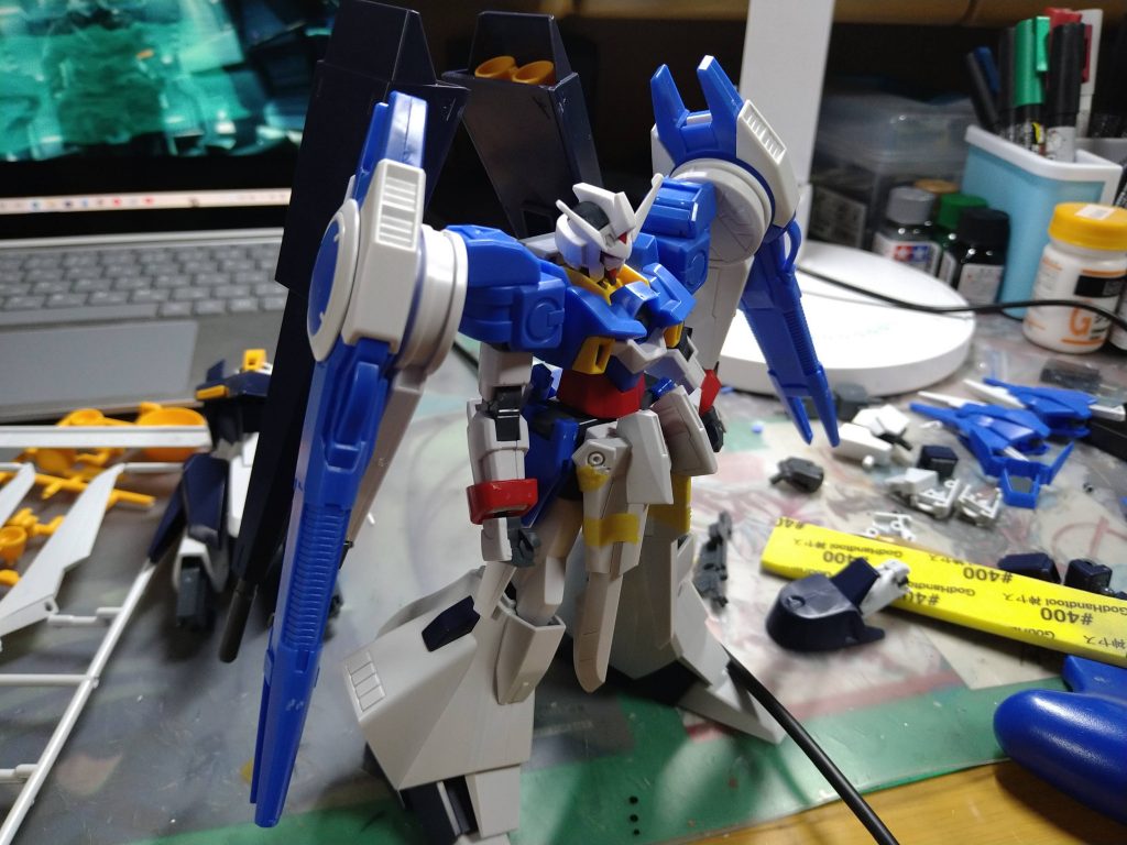 初期案ではこのような感じでしたかなりゴリラ火力な機体にしようとしてたんですね……