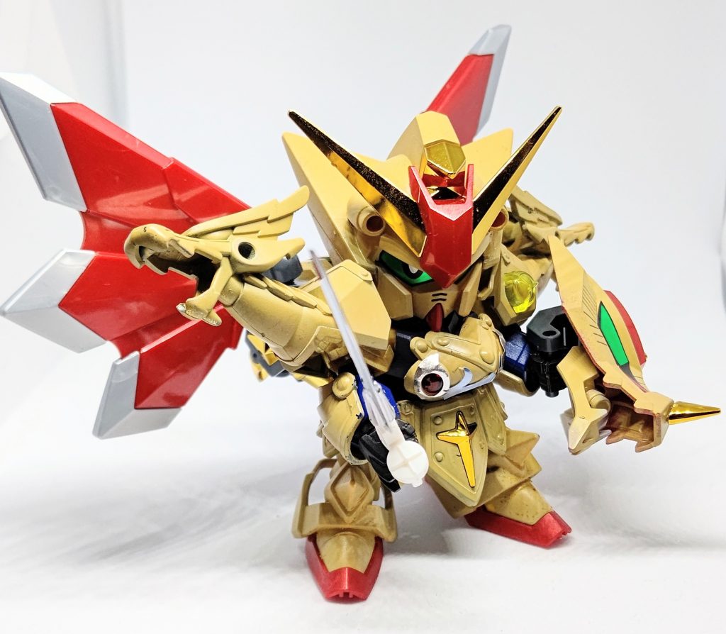 ガンダムマーカーMSVのダークイエローという自分にとって未知なカラーをあえて使用しました。サーフェイサー使わないと結構剥げやすいです。