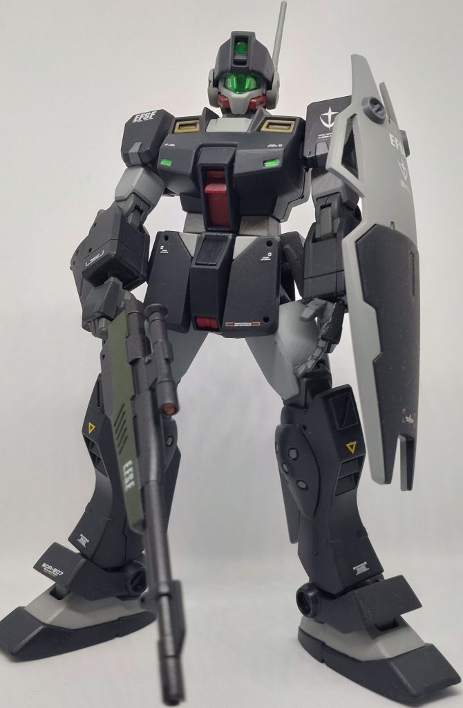 シールドも装備。