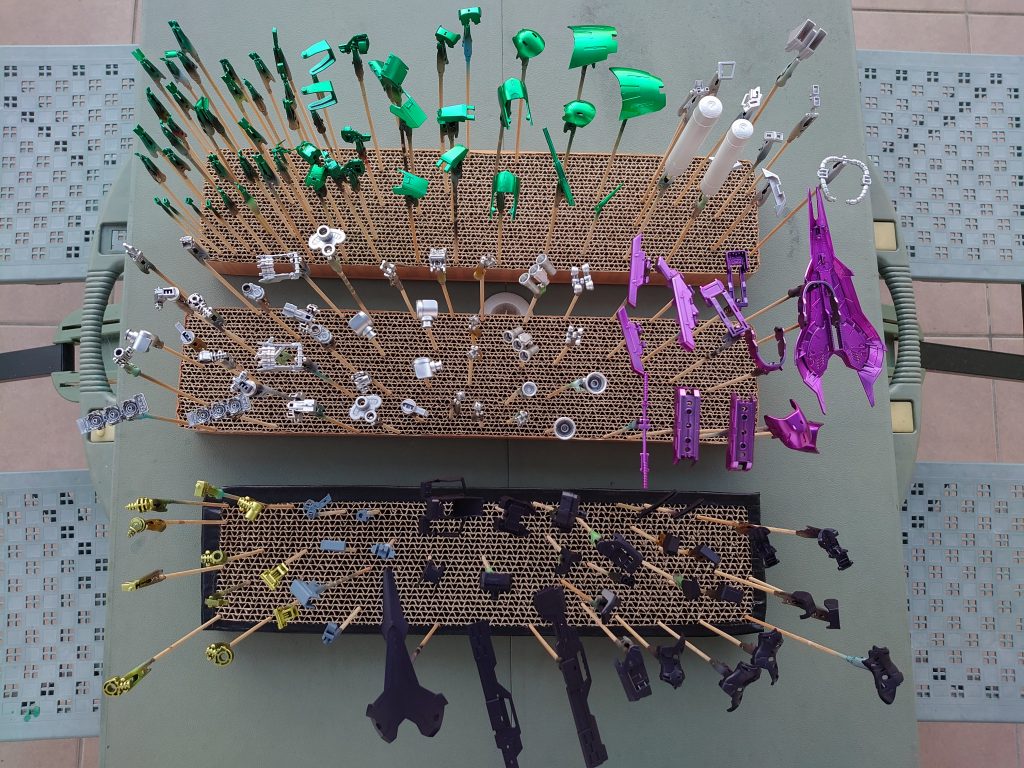 パーツが多くて大変ですが塗装するのが楽しかったです。