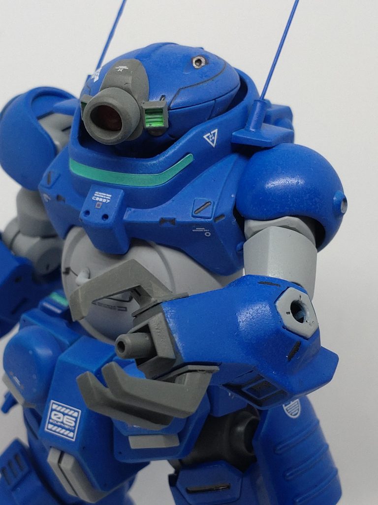 左腕はジャハナムの腕部から改造して作りました。クロー部はビグロのクローを重ね合わせて作成しました。