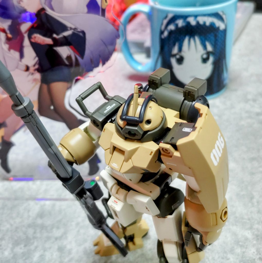 目立たないですが、開口したり、メタルボールを入れたりしてます。