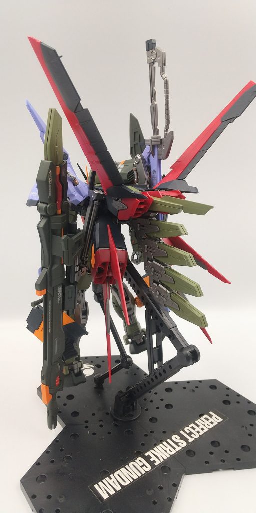 反対側、斜め後ろからです。