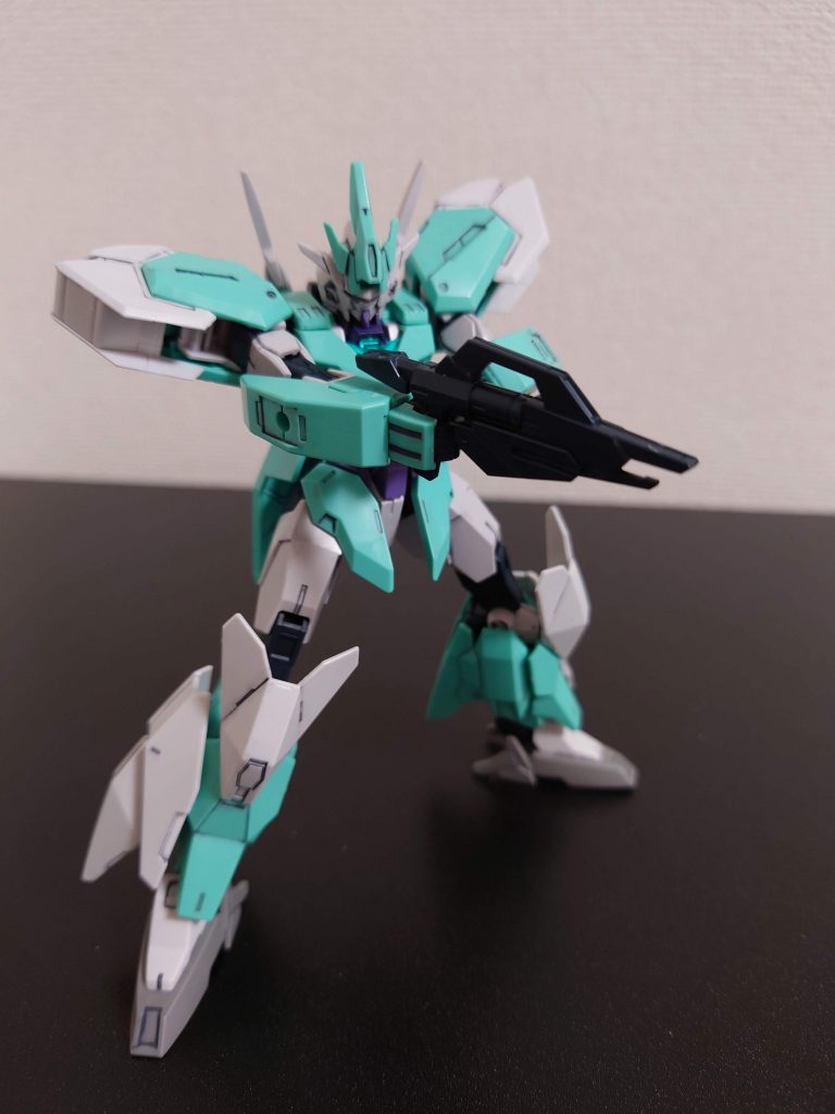 アクションポーズも決まります。メリハリが効いてて、画になりますなー。