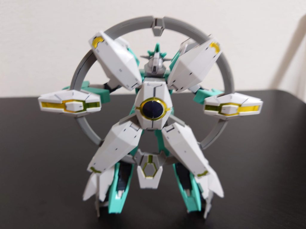 後ろ姿。スミ入れだけでもかっこよくなります。