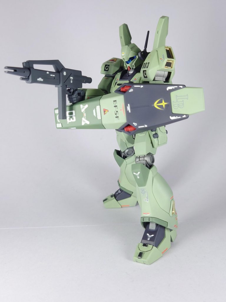 ビームライフル構えシールドのデカールは頑張って貼りました