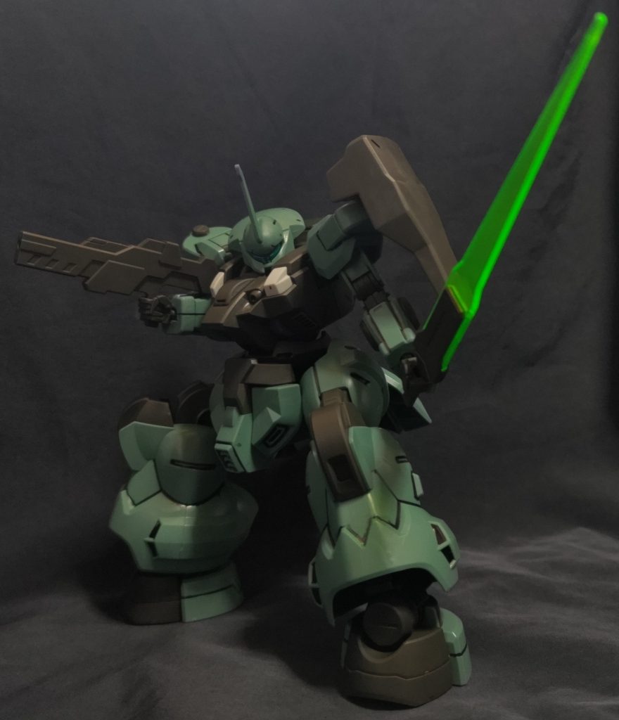 ポーズを付けて。（笑）