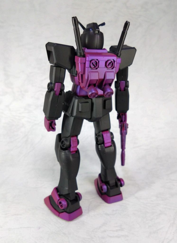 ブラック部…メカサフスーパーヘビー→ピュアブラックネオンパープル…メカサフスーパーヘビー→メタリックブルー→蛍光ピンクネオンパープルはカラーチップを作って色々と試した結果、この組み合わせが最も好みだったので採用しました。下地と上塗りで混色させて紫に見えるようになってます。つや消しを吹くと少しだけ鈍く光るのがかっこいい!