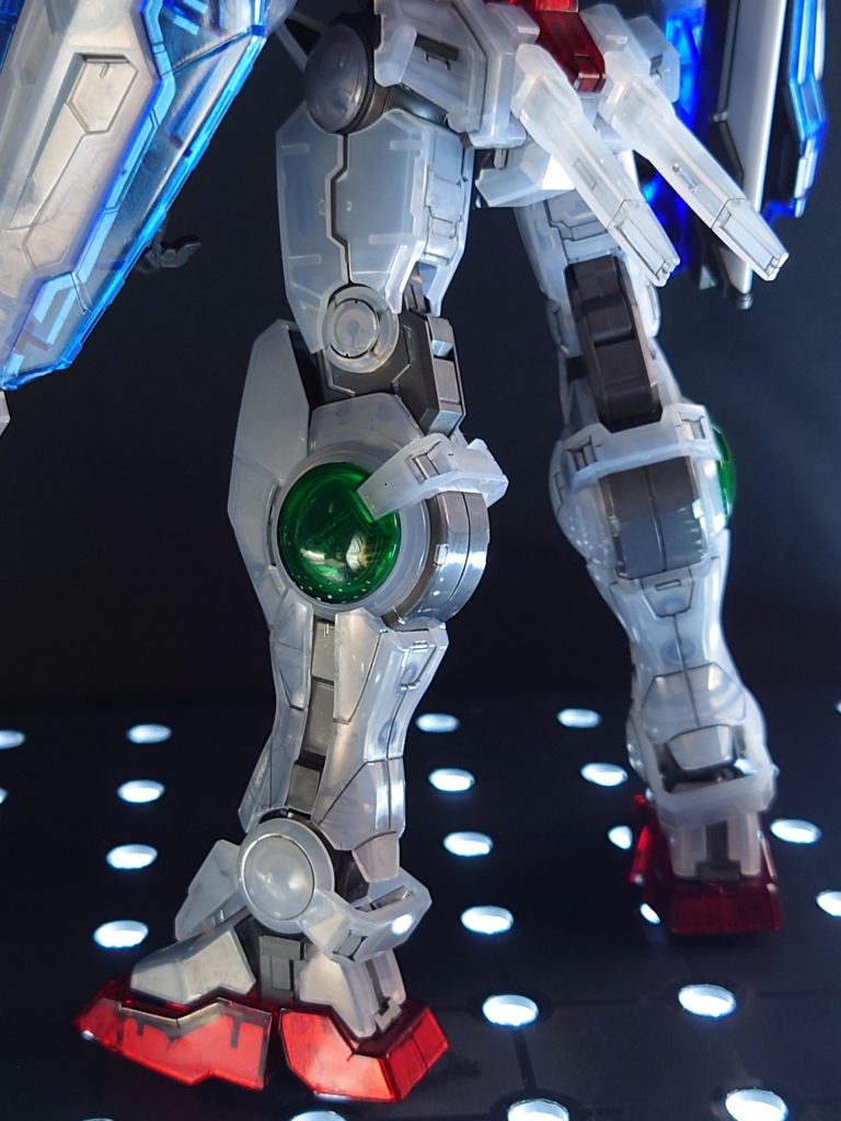 あぁ百式とかもフルCGとかでキンキラにしたら、反射の処理がエグいことになるか(;´∀`)