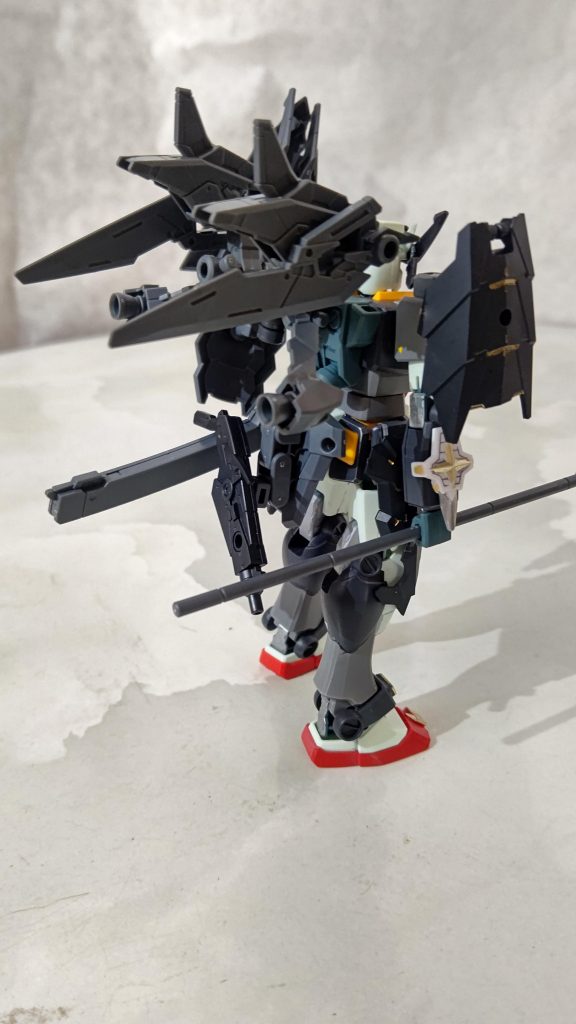 脚とかの塗り分けのマスキングが甘くて、あまりアップで写したくない(汗)  丁寧に且つ数こなして馴れるしかないですかね？  水転写デカール張りは大分馴れてきました。