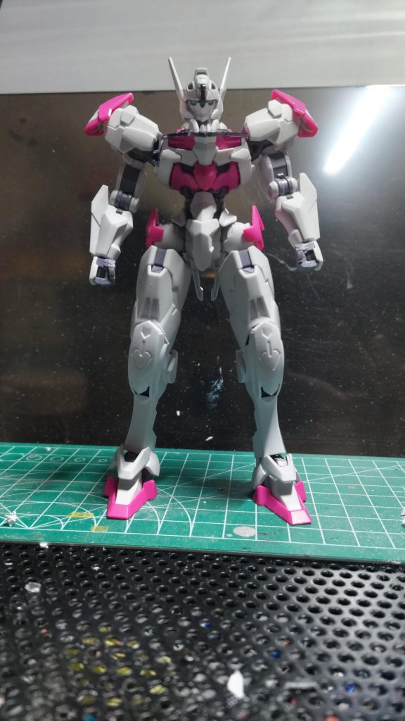 膝下の延長加工が流行ってたようなので便乗しました。バルバトスの脚を使いました。