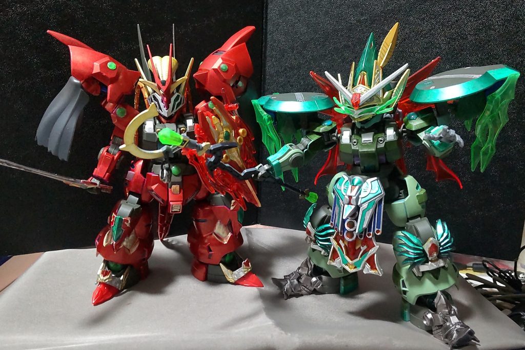 前作のリューフレイムナイト・ロンバルドと一緒に並べてみる。剣士と魔法使いというわかりやすい感じになりました。