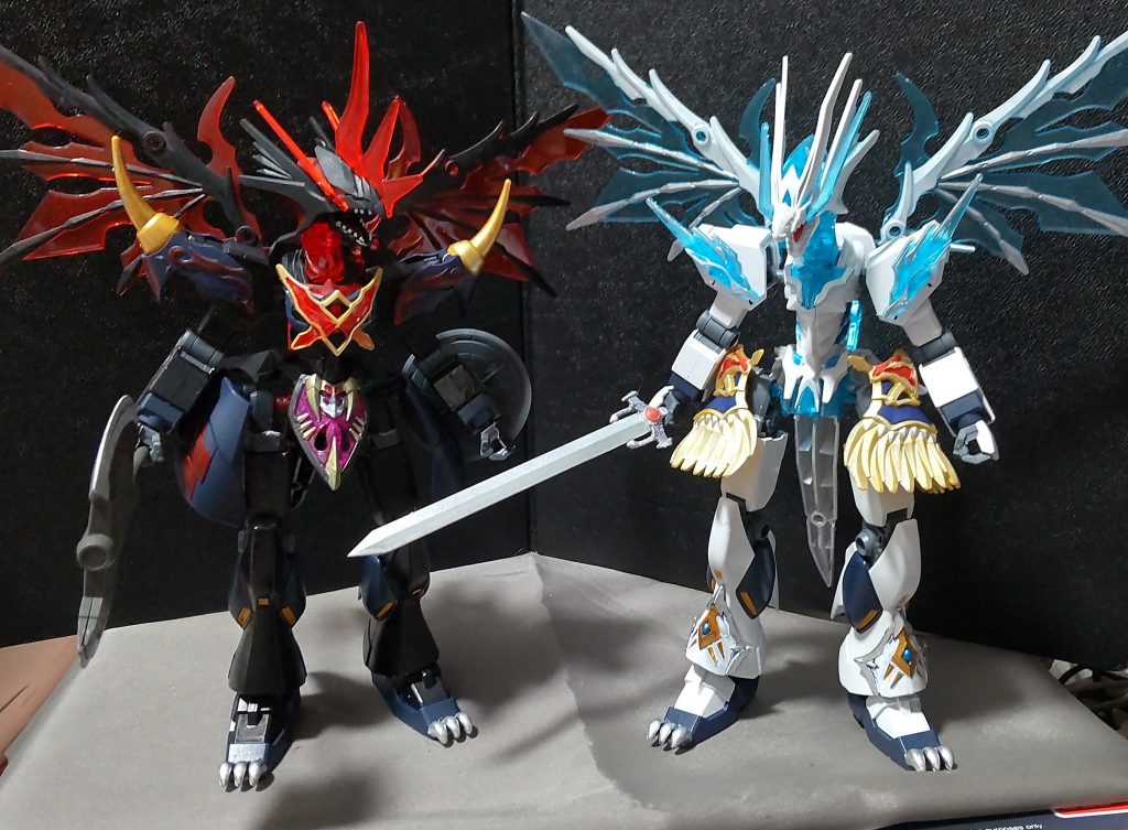 竜騎士シャイングラスパーと並べてみるプリキュアならぬドラキュアかな？