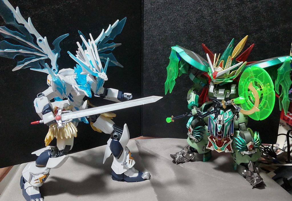 「まさか、邪竜族か!?」「いや、どう見ても聖なる属性でしょうが、たわけ。」そういえば、ダークドラゴン買ってないな……無くなる前に買っておこうか。