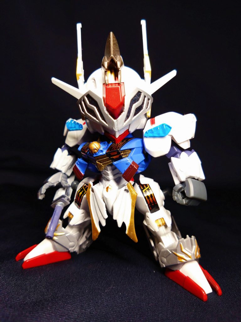 実は女騎士ですが、バレないようにするため常に兜をおろしています。そして魔竜剣士ゼロガンダムを師とし、彼に近づくため日々鍛錬中です。