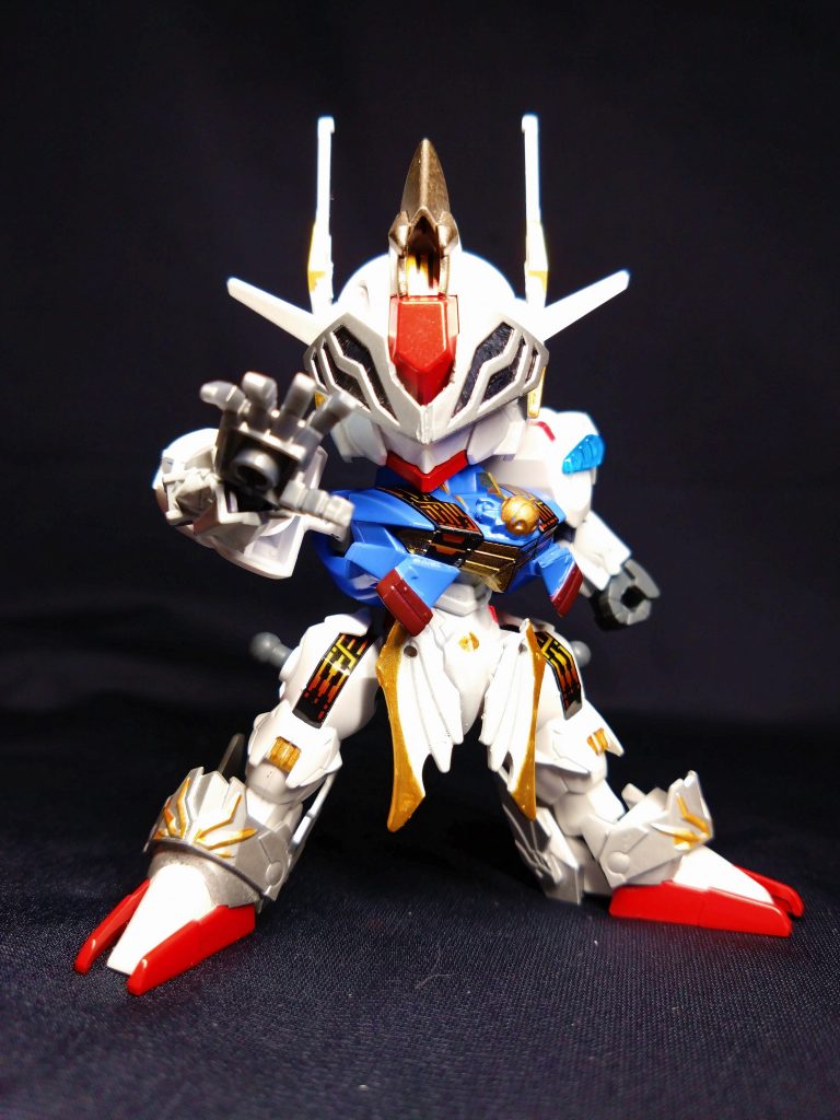 EXスタンダードとヒーローズの頭身が一緒のため、パーツのサイズ感もほぼ同じ。かなり扱いやすかったです。