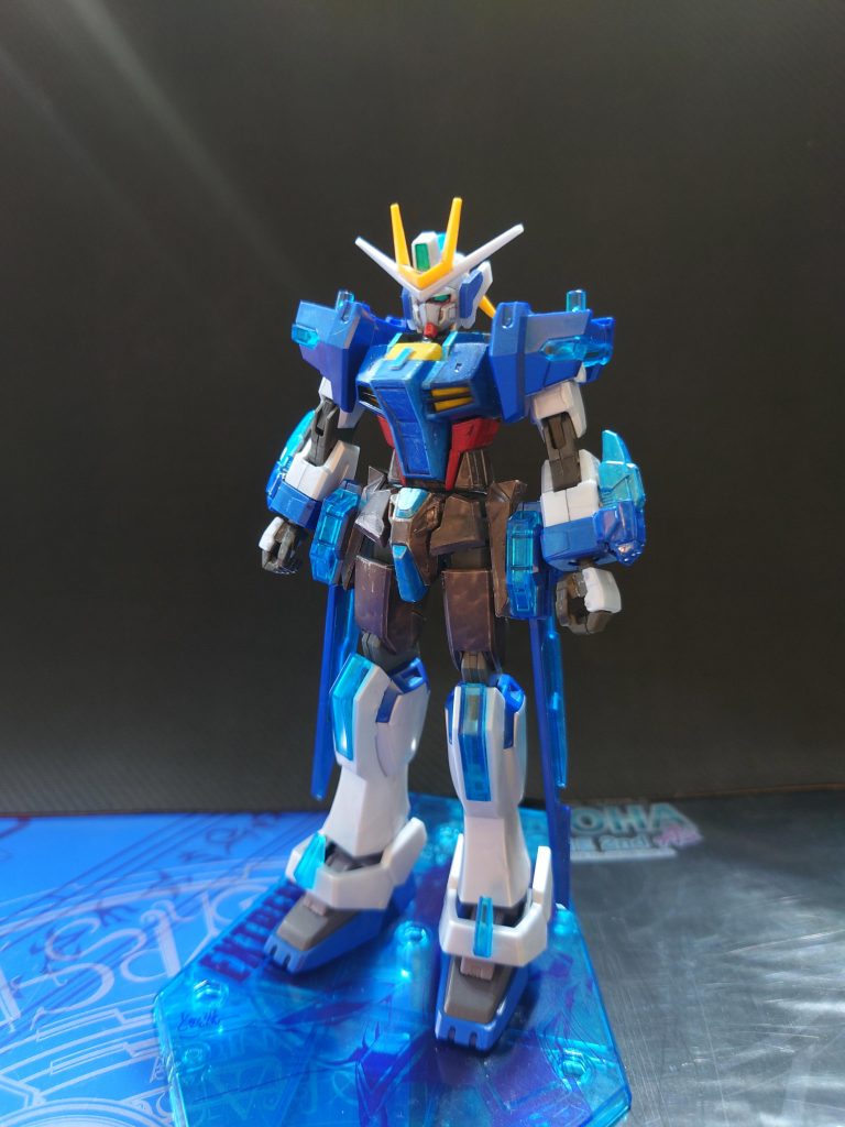 機体名はエクストリームガンダムRb(リバース)です。再誕って言葉を使いました。