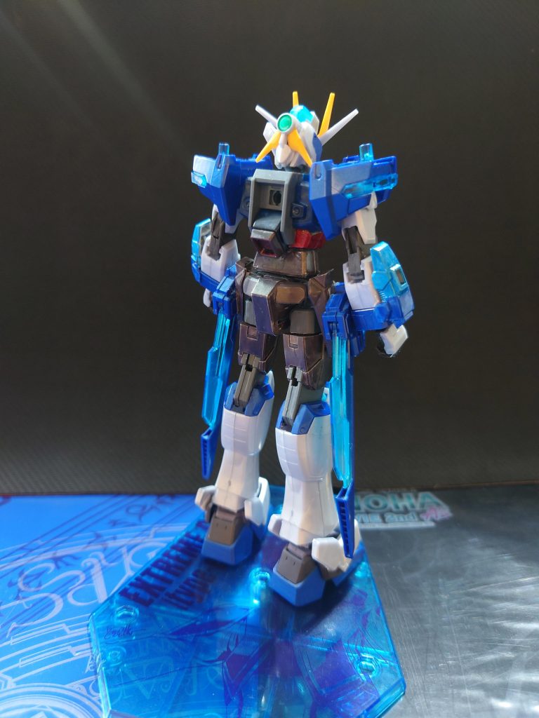 ストライカーパックに対応してすらっとしてるエクストリームを作りたかったので、ストライク系のパーツを主に使いました。細かい設定は破綻しそうなので考えてません。各フェイズユニットを小型化するのにちょうどいい感じのジョイントがあるから、レオスのエクリプスのコピーパーツを使ったという設定があったり…