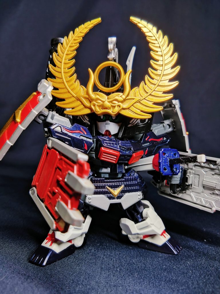 ムシャワールドで後に名を馳せることとなる武将。信長エピオンの命を受け、夜戦に優れた新たな鎧と銘刀ソハヤノツルキを引っ提げ旅に出た。