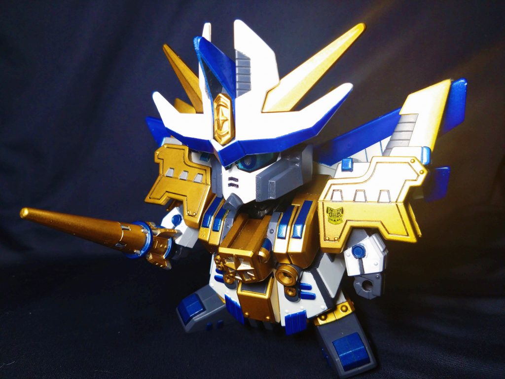 今回は元祖SDガンダムです。ジャンクで発見し、頭手足と可動を仕込むつもりでしたが、破損もなく元からしてカッコいいので、形状を変えず塗装のみとしました。