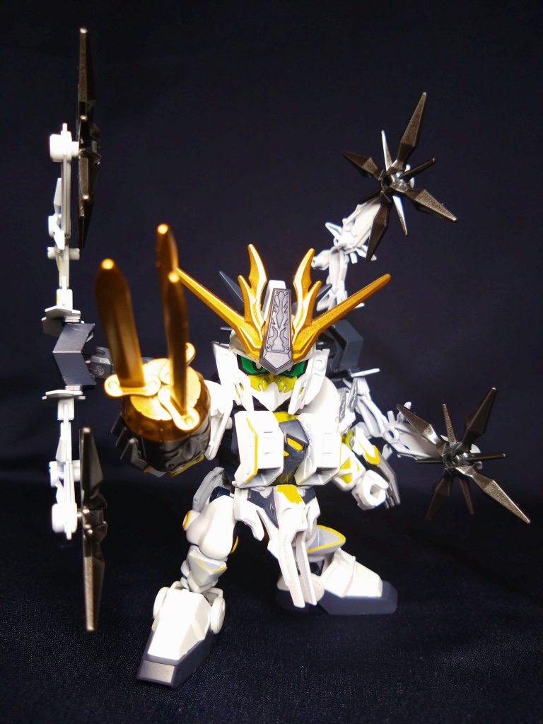 家康フルアーマーガンダムの腹心。陰ながら家康を守っている。佐助や才蔵とは別の里で育った忍者だが、二人とは兄弟のような仲。変わった忍具を使い、水遁の術が得意。