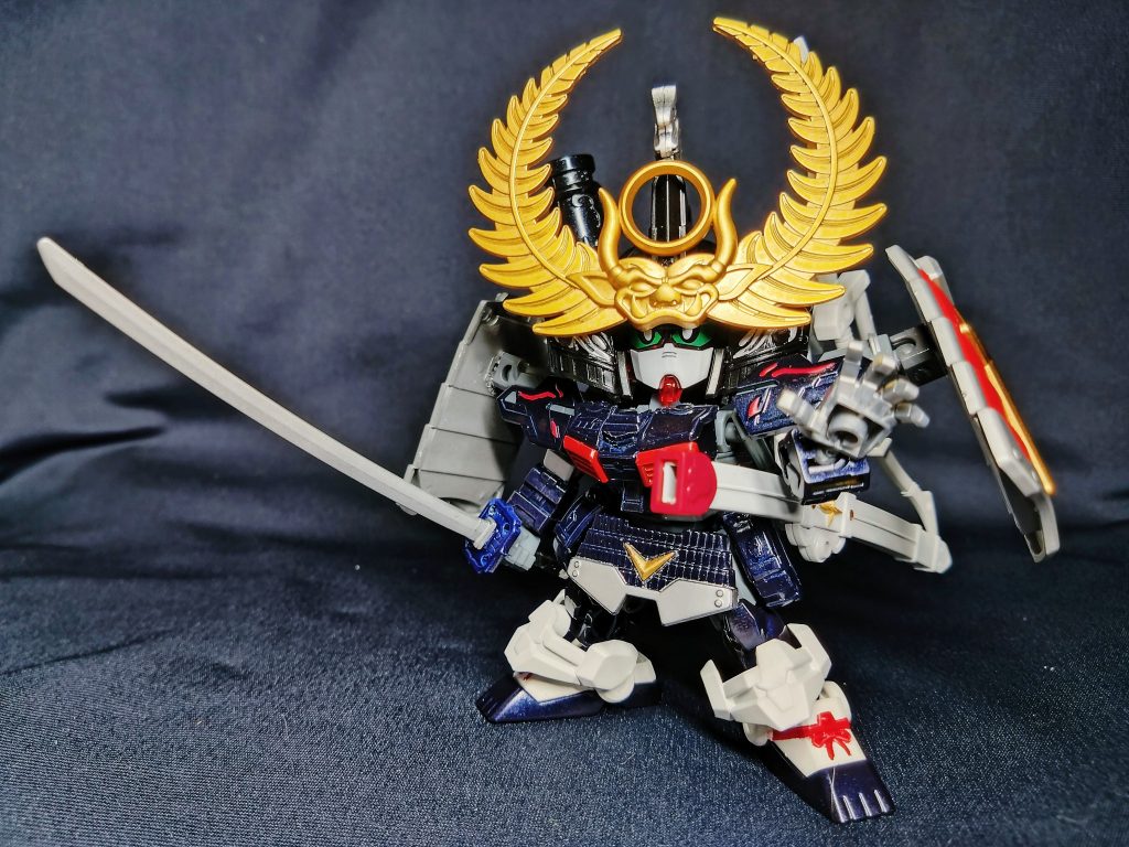 デザインとして自分の徳川軍はサンダーボルトから制作しています。そのためカラーリングもサンダーボルトのフルアーマーガンダムカラーにし、窮奇と戦った後の新しい鎧として設定しました。ヒーローズキャラということで、超武将モードはありません。