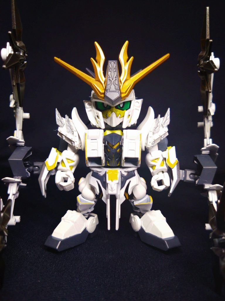 忍者タイプのため佐助/才蔵をベースに使用。肩はエドワードセカンドVを使用し、ナイフを削ってクナイに。デザインがかなり忍者アレンジだったデルタガンダム同様に、忍者姿から大きく変わらないように元キットをアレンジしました。