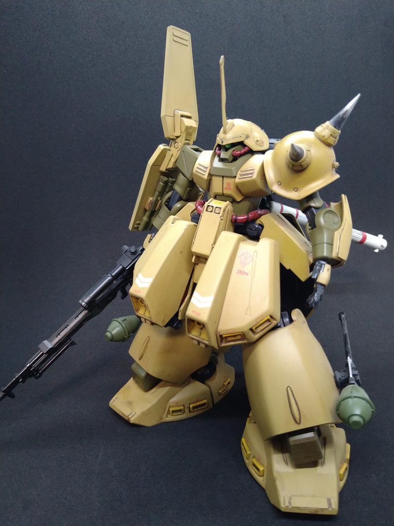 どちらもデザイナーが小林誠なので、マラサイの上半身とジ・Ｏの下半身を組み合わせてみました。使用キット：マラサイ（上半身）/ジ・オ（下半身）/ザクⅡ肩/フルドドパーツ/MGケンプファー（シュツルムファウスト）　　ビルダーズパーツ・プロペラントタンク/バーニア/スパイク/スナイパーライフル
