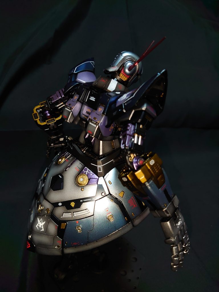 外装パーツにスジボリ追加し、手持ちのデカールを貼り貼り、