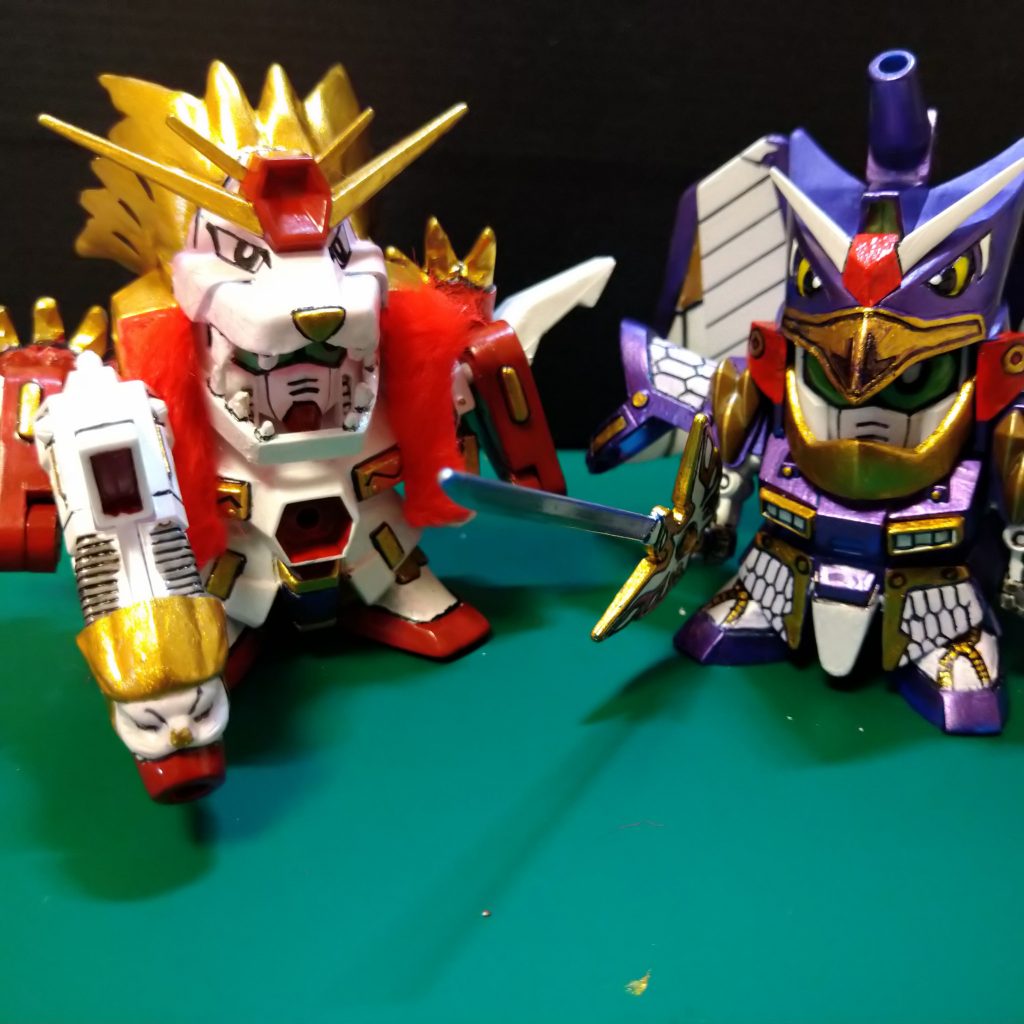 以前作ったハヤブサガンダムと一緒に(*^^*)次は龍頑駄無かなぁー