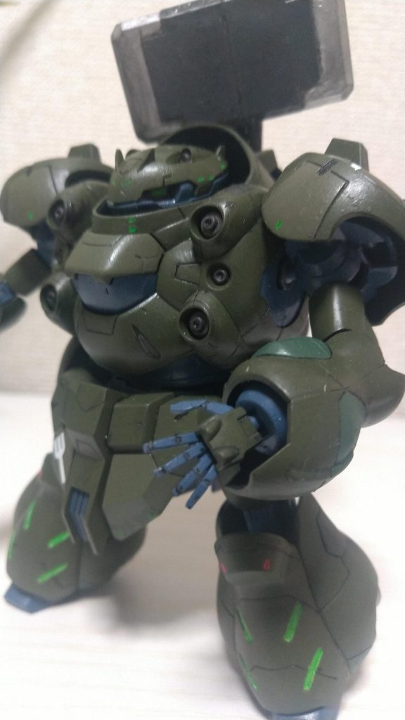 ガンプラ始めるきっかけの後輩が挿し色するといいと言ってたので同系色のグリーン系を何色か使ってみました