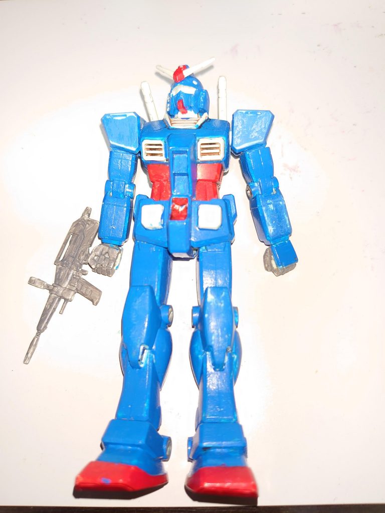 出た当時に筆塗りで塗った物をリペイントしました合わせ目消しもざっくり消す程度で楽しく作ることを目的にしてます