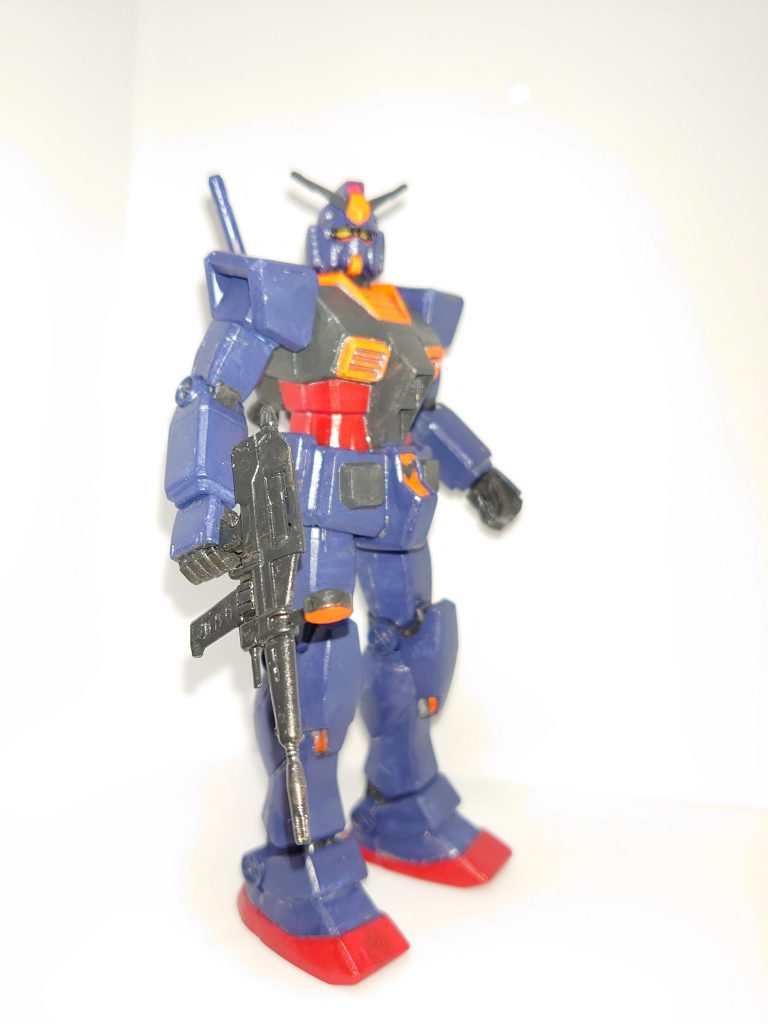 武器はビームライフルだけで、盾は紛失してしまったようです