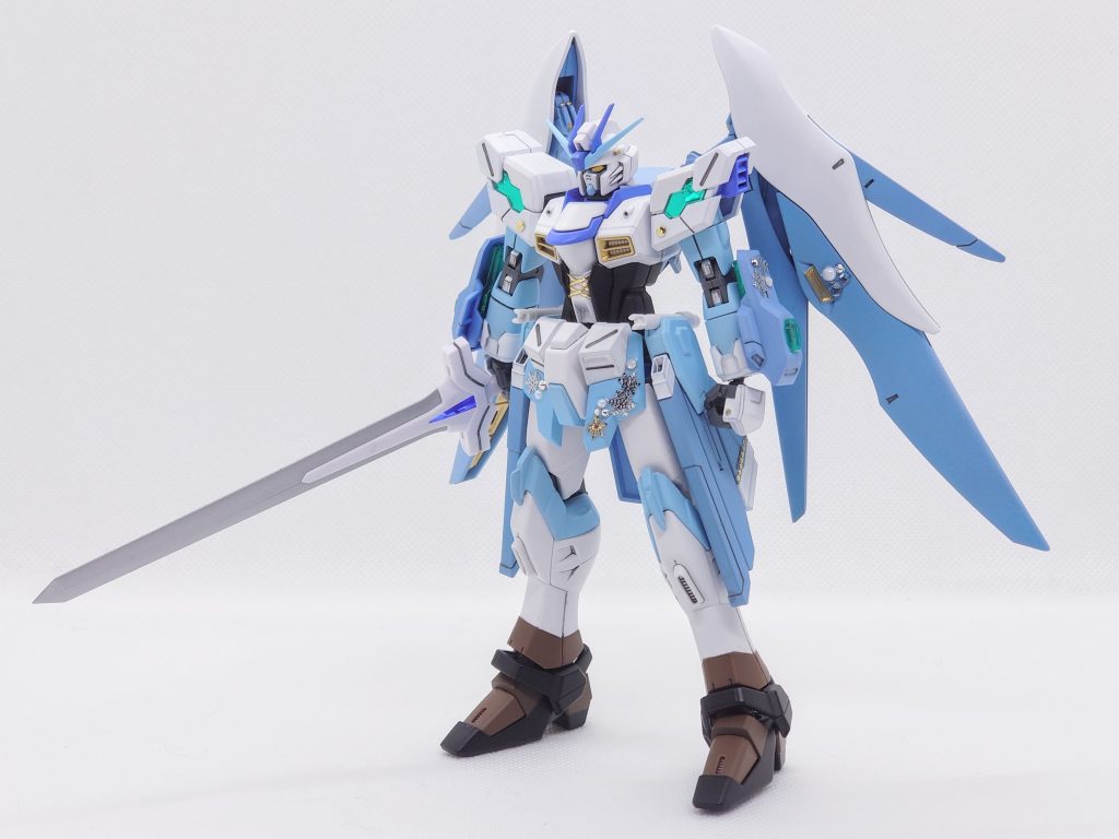 フリーダムをベースにミキシングしました。プロポーションは特にいじらず、ストレートに組んでいます。全体的にスカイブルーの比率が高いので、2色使ってメリハリをつけました。コート、スカートに雪の結晶のガラ柄が入っているので、煩くならない程度に表現しています。