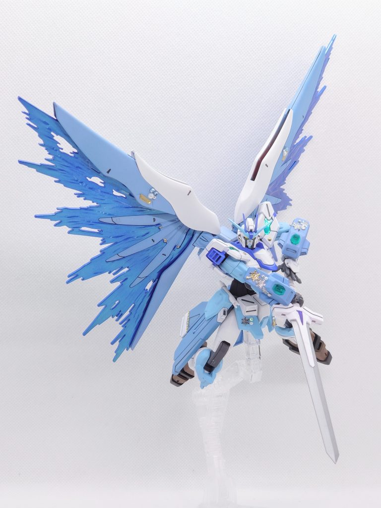 大型ソードメイン武装は剣です。ラミィさんが使うならライフルよりは近接武器だろうという印象なので採用しました。