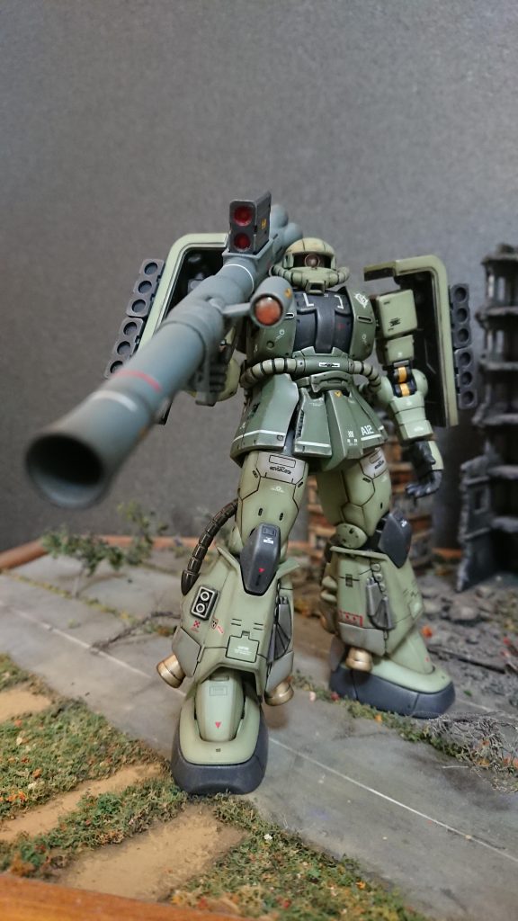 こーきどーがたザクは、右腕を破損するためにシャバに出てきたようです...