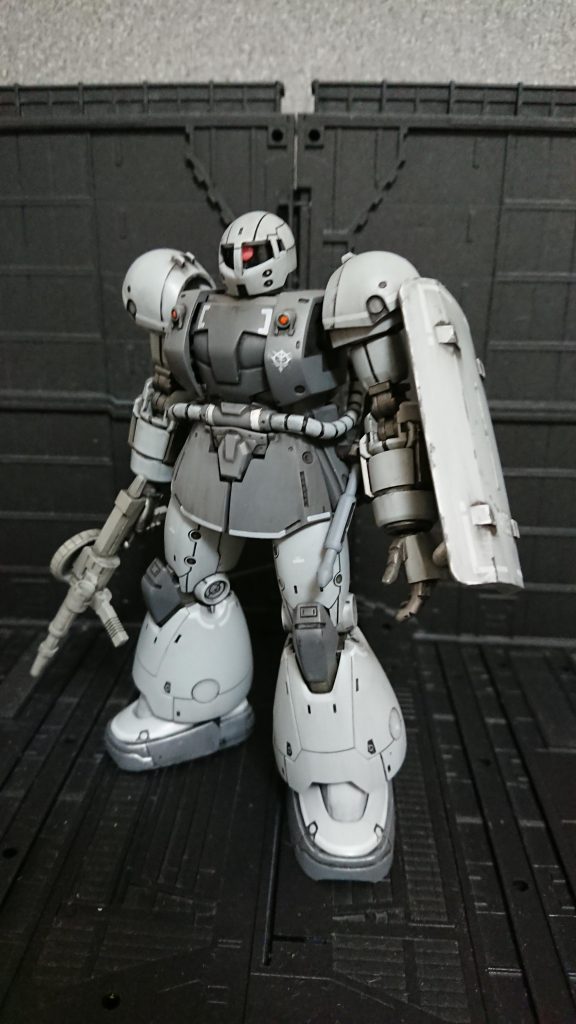 筆塗りと缶スプレー  ...エナメル塗料を塗りつけ薄め液で拭き取る「THE昭和定番技法」お恥ずかしゅうございます。。。