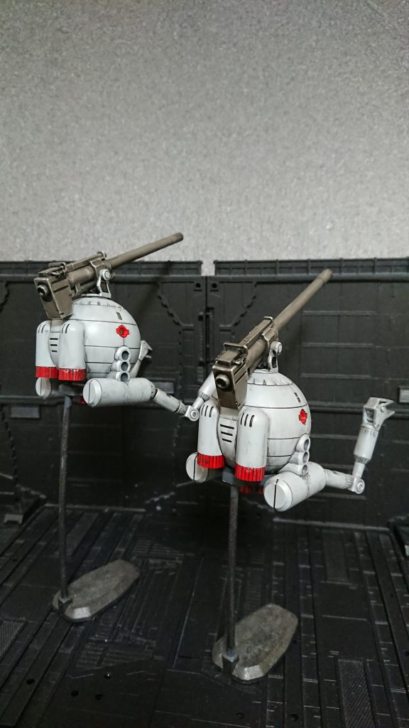 ラッカー塗料で筆塗り、エナメル塗料を希釈して墨入れ...ドライブラシで汚しを...(昔はもっと上手かったよな?)まさに昔とった杵柄...技法も工具もパーツも進化していることをこの時は知るよしもありませんでした...