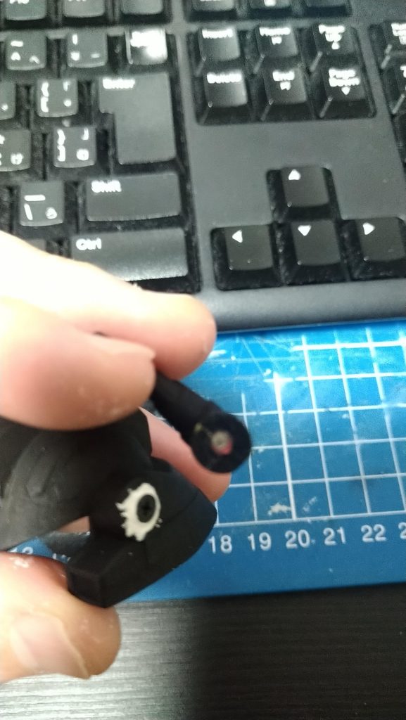 マグネットを入れる。（１）