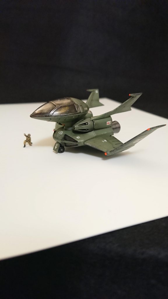 コックピット内も色を塗り分けて頑張った記憶がありますが、なーんにも見えませんねw