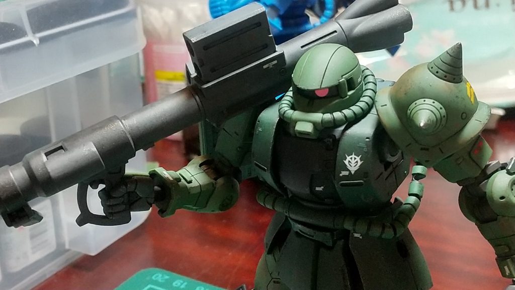 モノアイだけ艶ありのガンダムマーカーにしました。メリハリが出てよかったんじゃないかと…簡単フィニッシュは思ったほど簡単じゃなかったけど、いい勉強になりました！