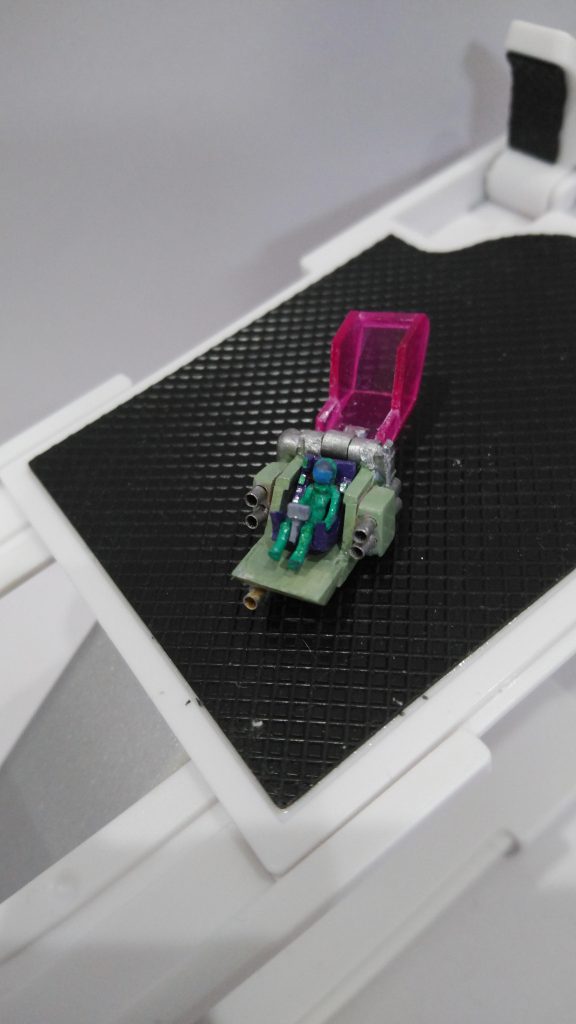 完成したパイロットのロザミアさん。私の癒しであるモデラーTOMSIMさんへのリスペクト✨