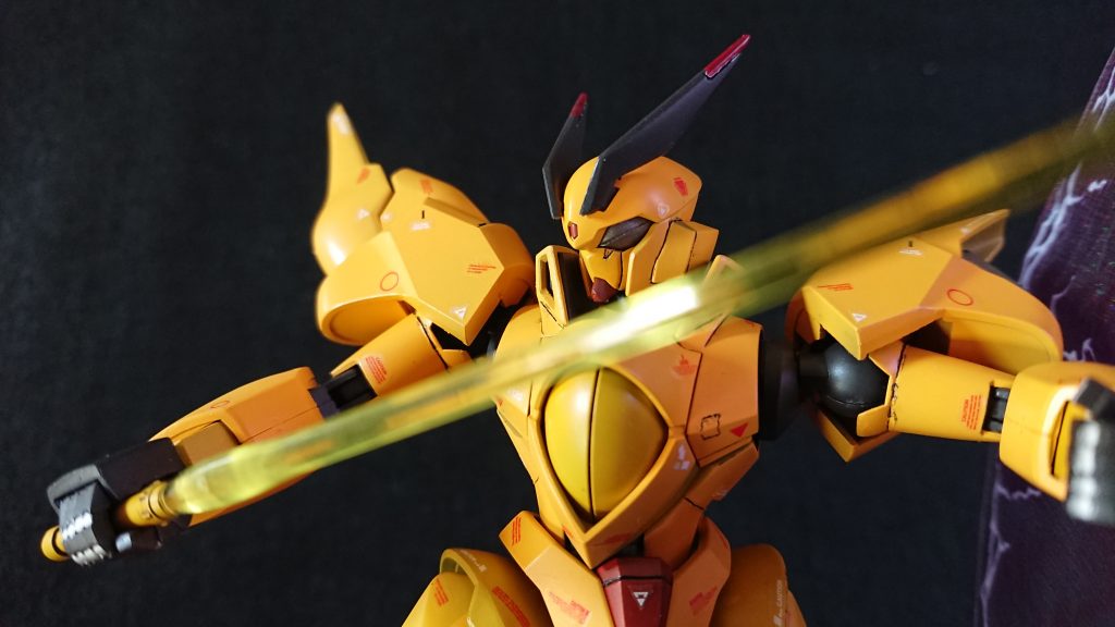 アンテナの赤はエナメル塗料の筆塗りです。