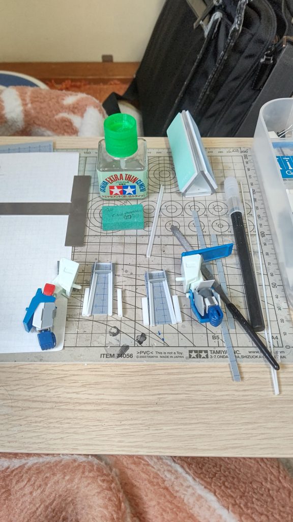 肩アーマーも作り直し