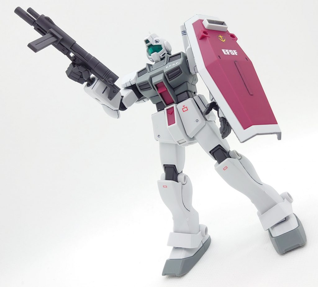 部分的に合わせ目消し、塗装、墨入れ、デカール、トップコートで仕上げました。ジムって言葉で言い表せない魅力、カッコ良さがある気がするんですね。